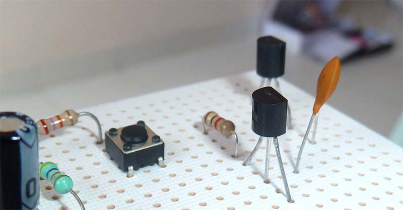 para que serve um transistor